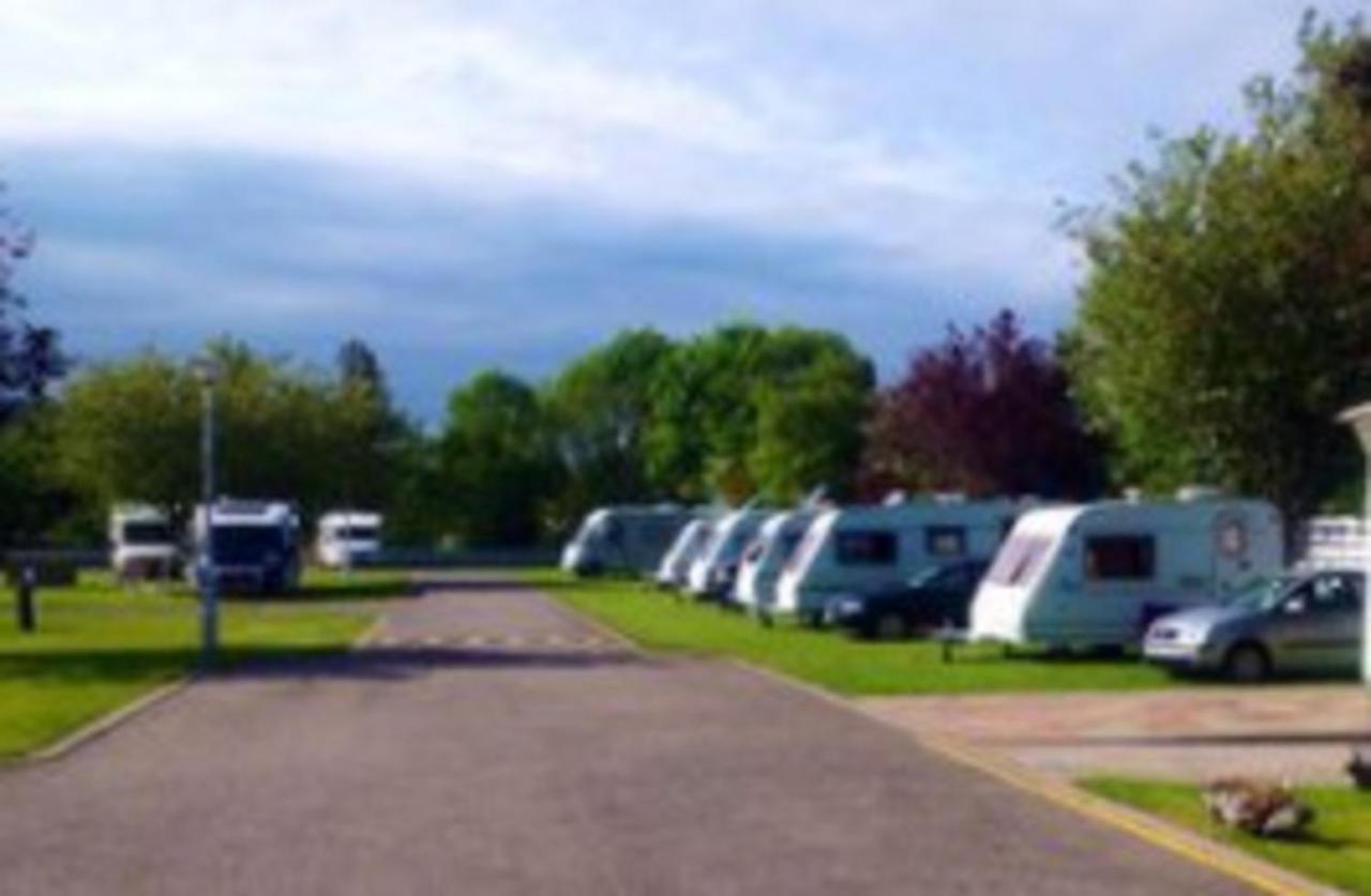Caledonian Lodges 1 Инвернес Екстериор снимка