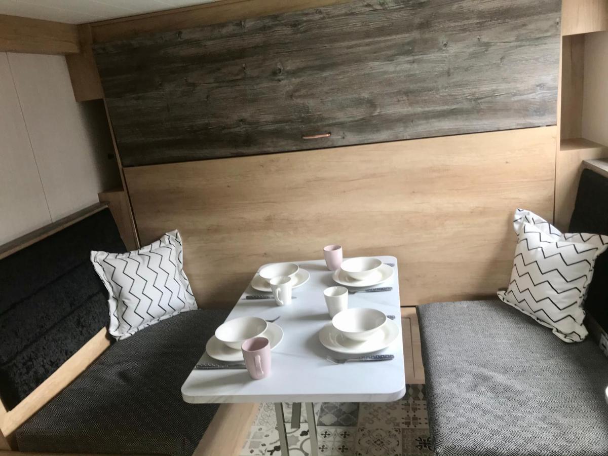 Caledonian Lodges 1 Инвернес Екстериор снимка
